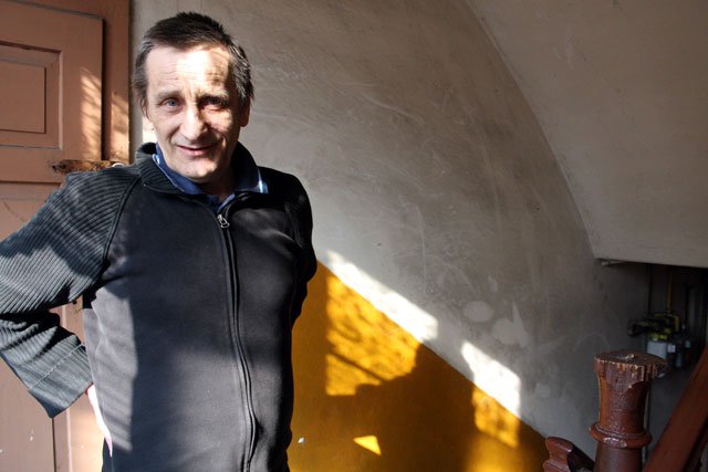 Mieszkańcy kamienicy przy Wojska Polskiego chcą tylko spokoju. Nikt jednak nie wie, jak długo będą musieli jeszcze na niego czekać.
