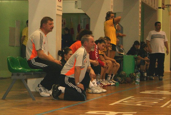 wypadek-przy-pracy-modych-szczypiornistek-finepharmu-14703