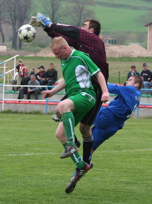 ostre-strzelanie-pikarzy-lotnika-14712