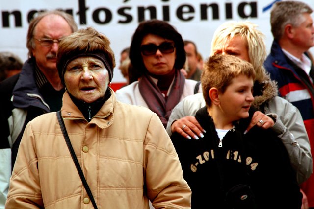 tasiemcowa-kolejka-po-dukaty-14809