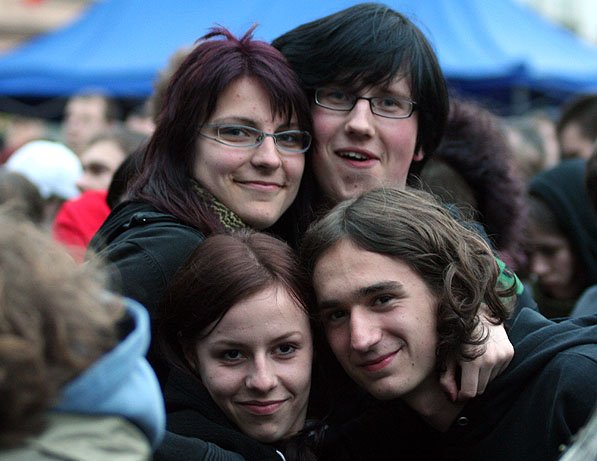 biaoczerwona-jelenia-gora-z-gwiazdami-rocka-14825