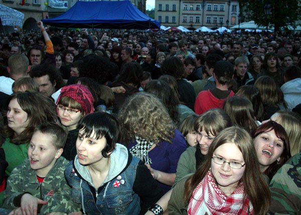 biaoczerwona-jelenia-gora-z-gwiazdami-rocka-14825