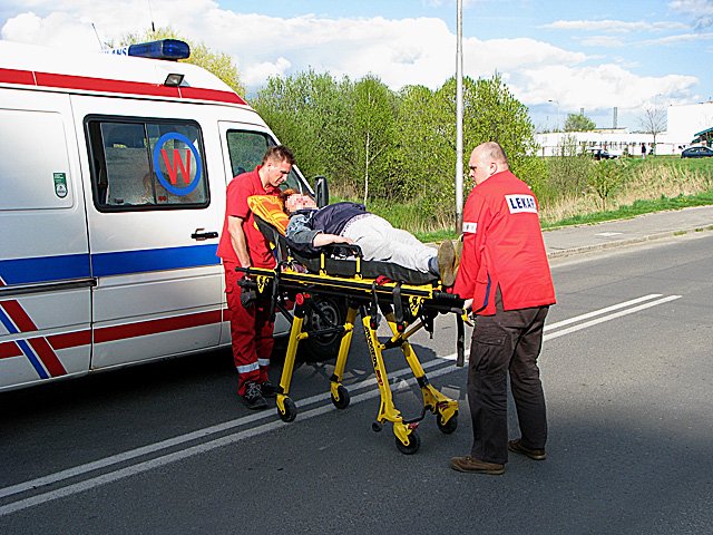 pogotowie-interweniowao-przed-szpitalem-14831