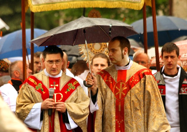 w-deszczu-manifestowali-wiare-15136