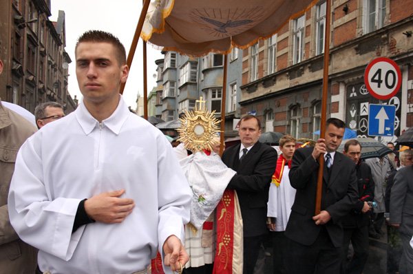 w-deszczu-manifestowali-wiare-15136