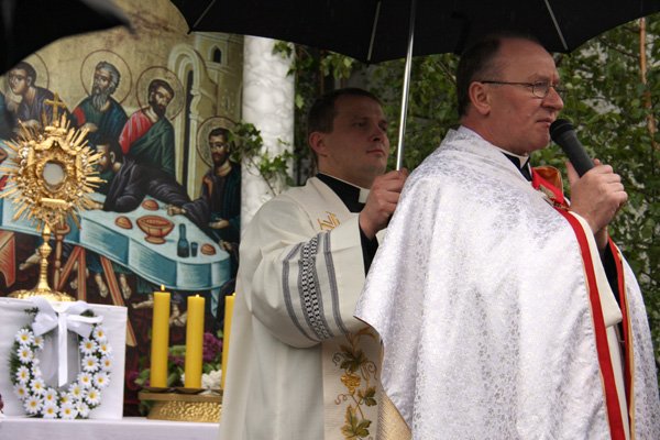 w-deszczu-manifestowali-wiare-15136