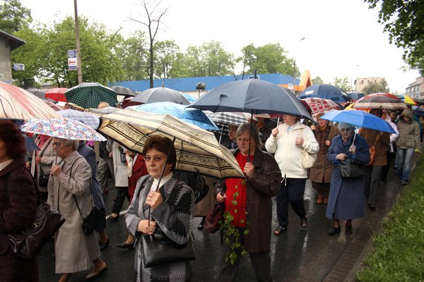 w-deszczu-manifestowali-wiare-15136