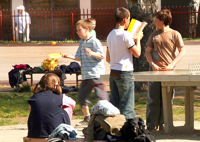 Uczniowie Szkoły Podstawowej nr 10 podczas przerwy. Placówka we wtorek ma przystąpić do strajku.