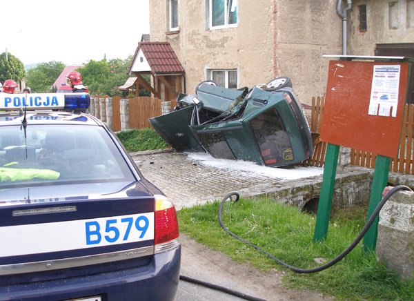drogowy-horror-na-przystanku-15201