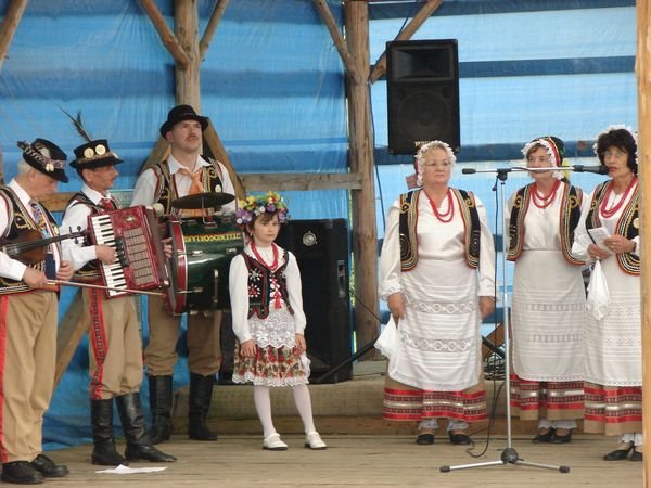 raz-na-ludowo-przy-kiebaskach-i-rybce-15222