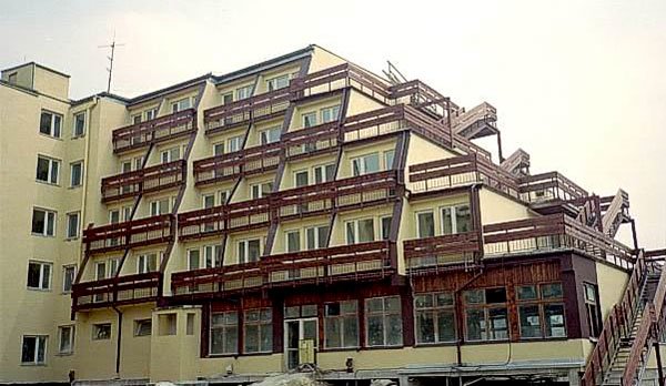 To jeden z największych pustostanów w Jeleniej Górze.