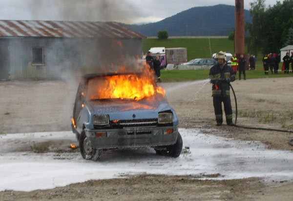 kraksa-pod-sosnowka-strazacy-uratowali-poszkodowanych-15507