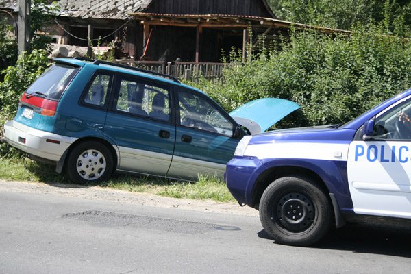 mitsubishi-rozbity-bo-niemka-sie-zagapia-15650