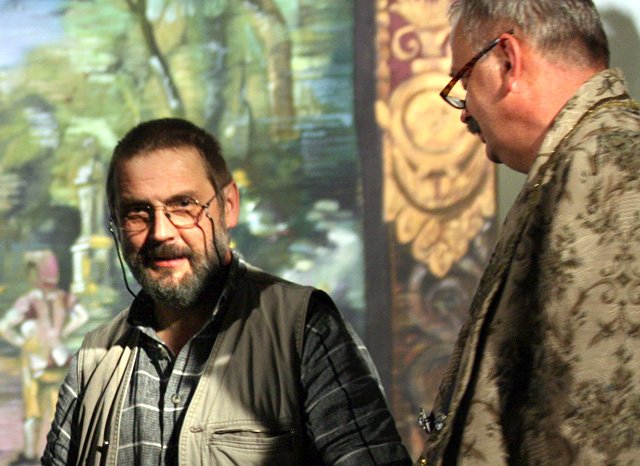 Dyrektor Bogdan Nauka z posłem Marcinem Zawiłą podczas próby do