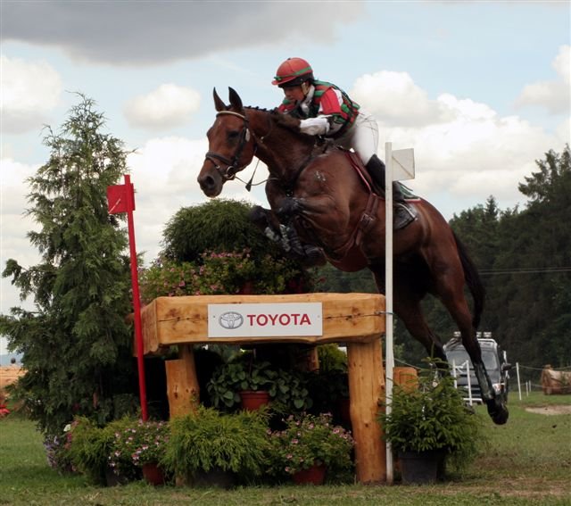 toyota-hilux-horse-trials-emocjonujace-zawody-15723