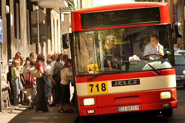 wakacje-w-miejskich-autobusach-15726
