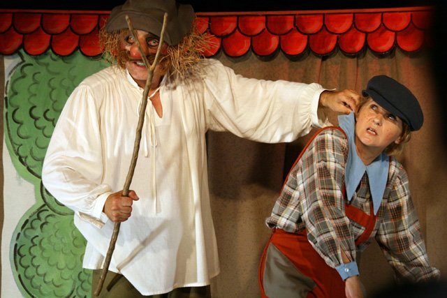lato-wsrod-betonu-bez-nudy-15824