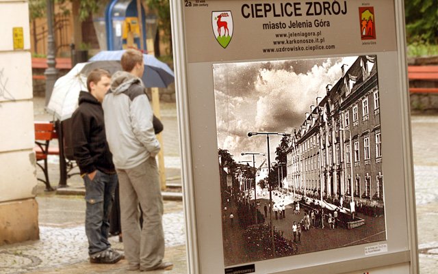 Cieplice cały czas żyją w podwójnej tożsamości. Nie straciły swojego lokalnego uroku, ale zostały pozbawione autonomii. Czy muzeum pozwoli zasypać tę przepaść?