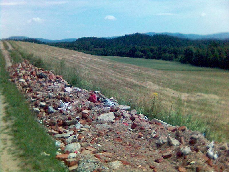 dorosli-wandale-skasowali-odcinek-trasy-rowerowej-15889