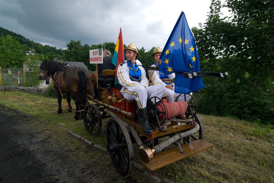 czerwone-zabytki-przyjechay-jak-do-pozaru-15899