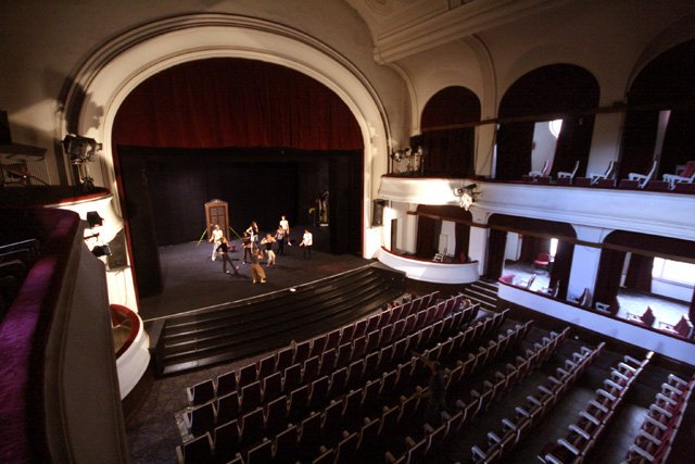 walka-i-porwanie-w-teatrze-cieni-15931