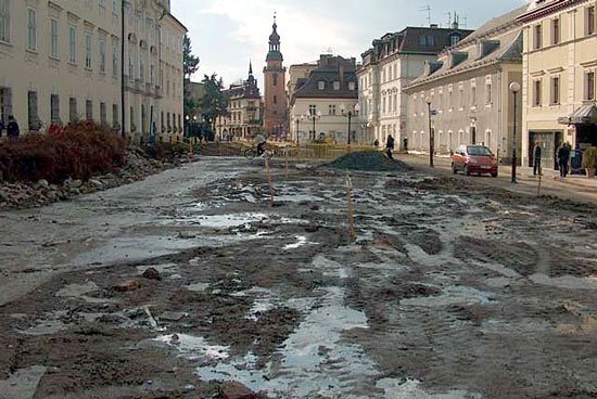 Gdyby Cieplice były oddzielnym miastem, może remont placu Piastowskiego przebiegałby sprawniej?