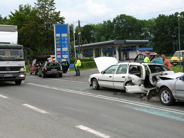 grozny-wypadek-w-radomierzu-16044