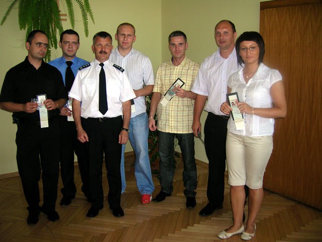 szesciu-adeptow-wzmacnia-policje-16212
