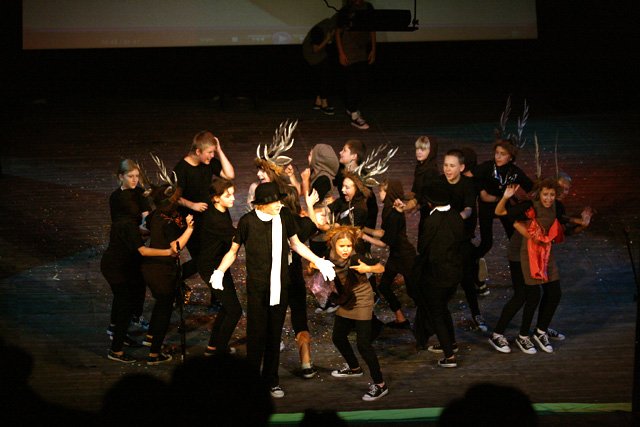 sukces-premiery-jelonkow-modzi-z-certyfikatami-aktorskimi-16286