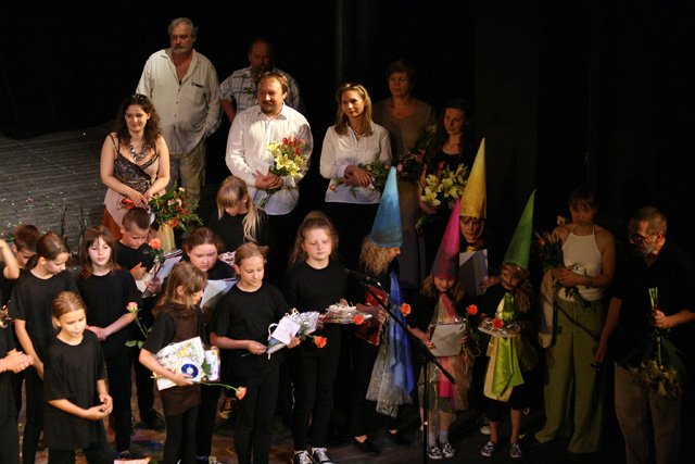 sukces-premiery-jelonkow-modzi-z-certyfikatami-aktorskimi-16286