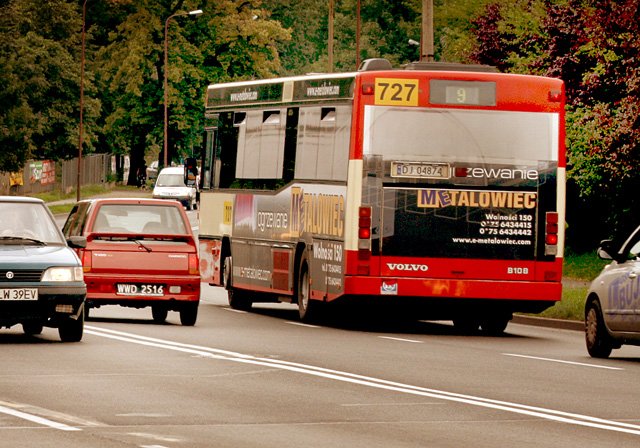 podjazdowe-spiecia-autobusow-z-samochodami-16294