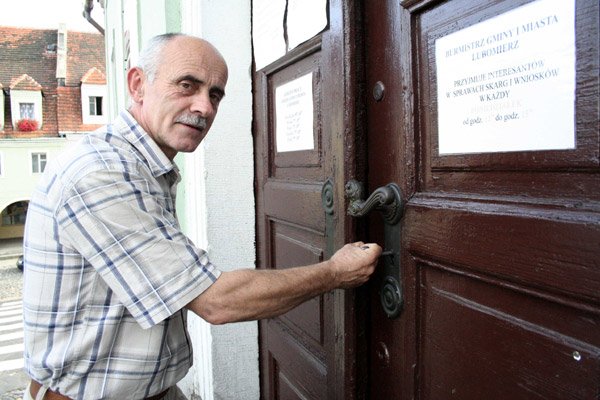 Czy w poniedziałek drzwi do ratusza otworzy Wiesław Ziółkowski, czy ktoś z pozostałej trójki kandydatów?