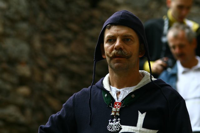 rycerze-szturmowali-ruiny-zamczyska-16627