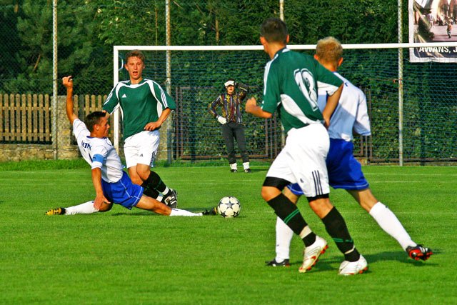 hokejowy-wynik-w-jezowie-zwany-swinskim-remisem-16704