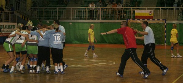 pierwsze-koty-za-poty-na-inauguracje-szczypiornistek-carlos-astol-16906