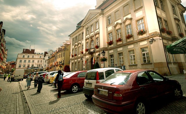 zakaz-wjazdu-na-rynek-rowniez-dla-urzednikow-16995