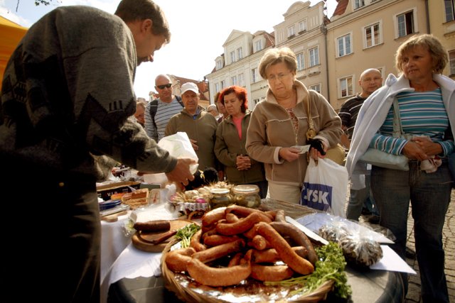 plac-ratuszowy-prawdziwie-targowy-17026