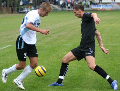 wymeczone-zwyciestwo-karkonoszy-w-derbowym-pojedynku-17032