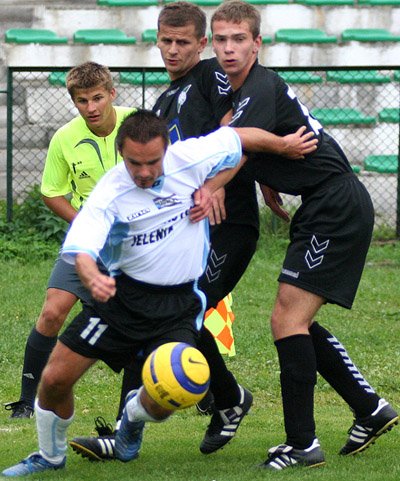 wymeczone-zwyciestwo-karkonoszy-w-derbowym-pojedynku-17032