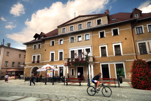 Coraz mniej mieszkańców pamięta, że w tej kamieniczce przez lata było kino Piast.