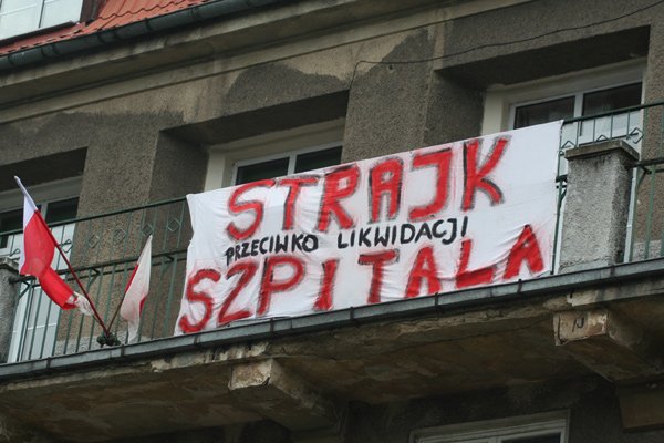 strajkujac-bronia-swojego-szpitala-17108