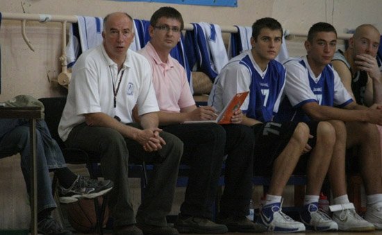 Szkoleniowcy Sudetów: Ireneusz Taraszkiewicz i Artur Czekański mają sposób na pokonanie Siarki Tarnobrzeg w debiucie ich podopiecznych w I lidze.