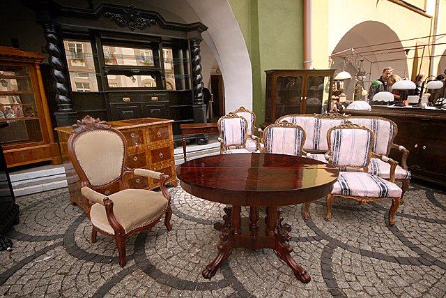 osobliwy-swiat-staroci-w-rynku-17298
