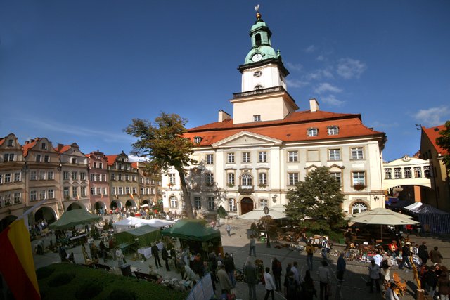 osobliwy-swiat-staroci-w-rynku-17298