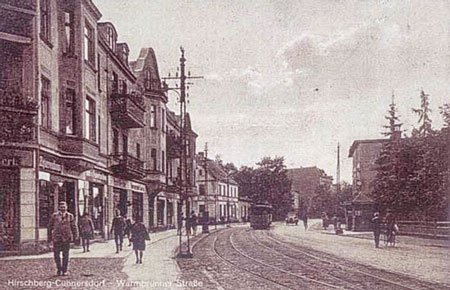 Polna droga prowadząca do Jaegerstrasse (Wyczółkowskiego). Dziś stoją tu domy osiedla dla pracowników „Celwiskozy”.
