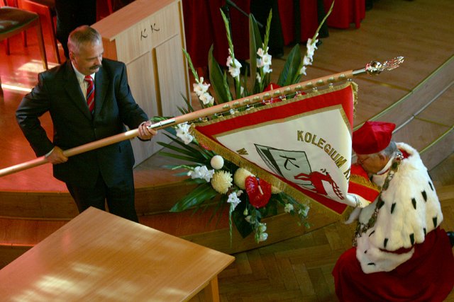 kolegium-karkonoskie-stawia-na-rozwoj-17570