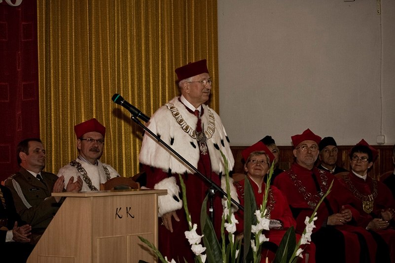kolegium-karkonoskie-stawia-na-rozwoj-17570