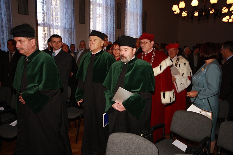 kolegium-karkonoskie-stawia-na-rozwoj-17570