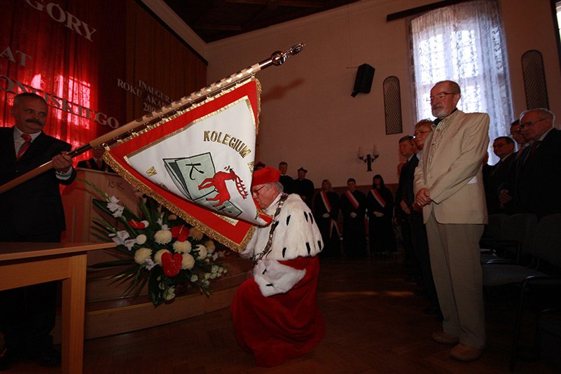 kolegium-karkonoskie-stawia-na-rozwoj-17570