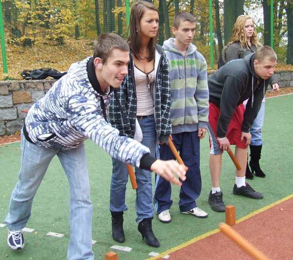 skandynawska-gra-kubb-i-modziez-17629